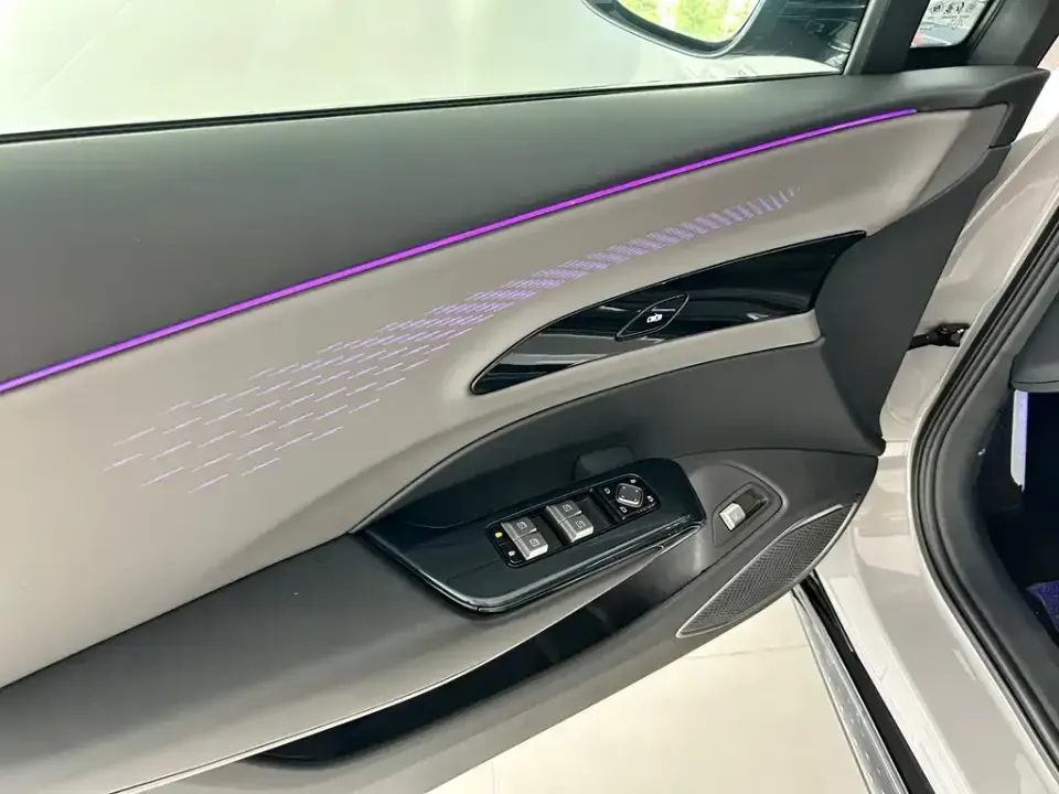 Hongqi Hongqi EH7