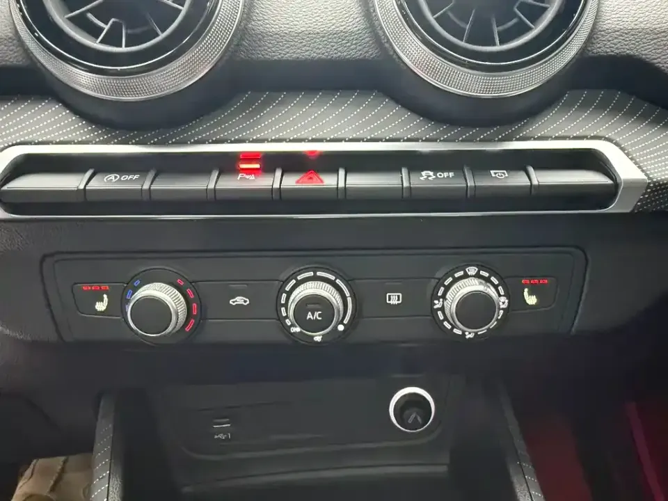 Audi Q2L