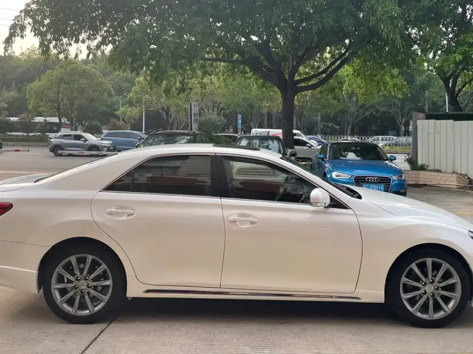 Toyota Reiz