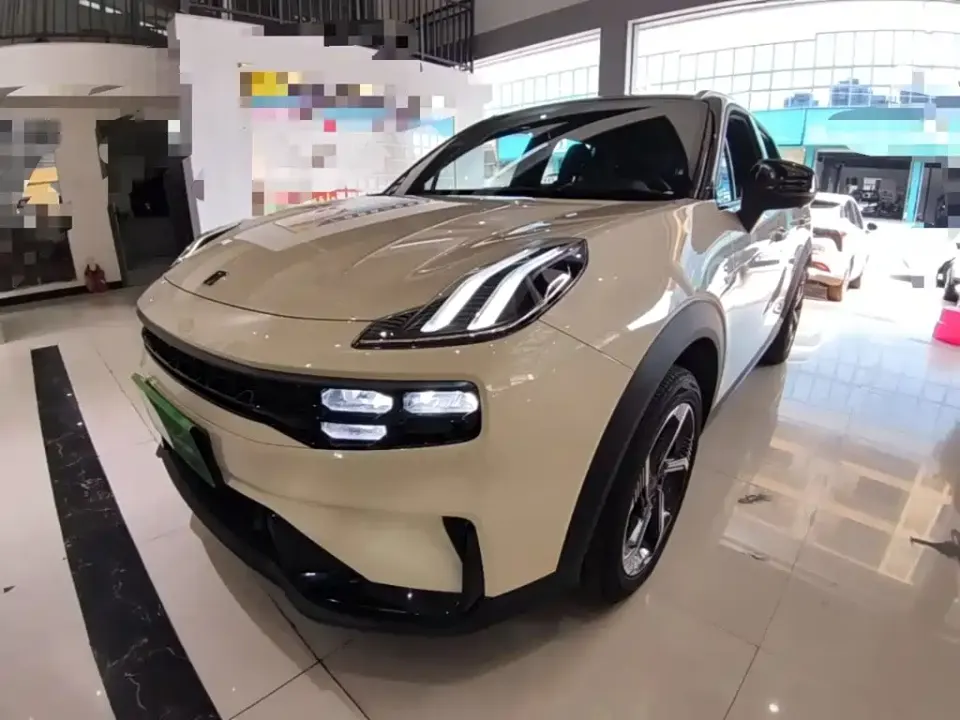 Lynk & Co 06
