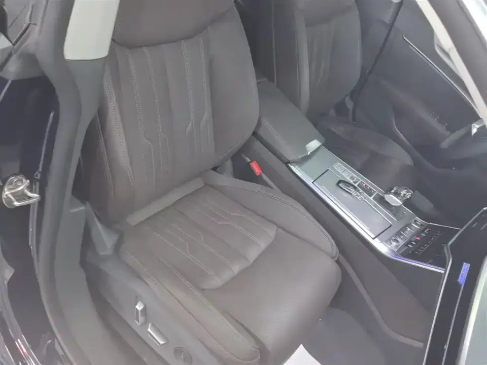 Audi A7L