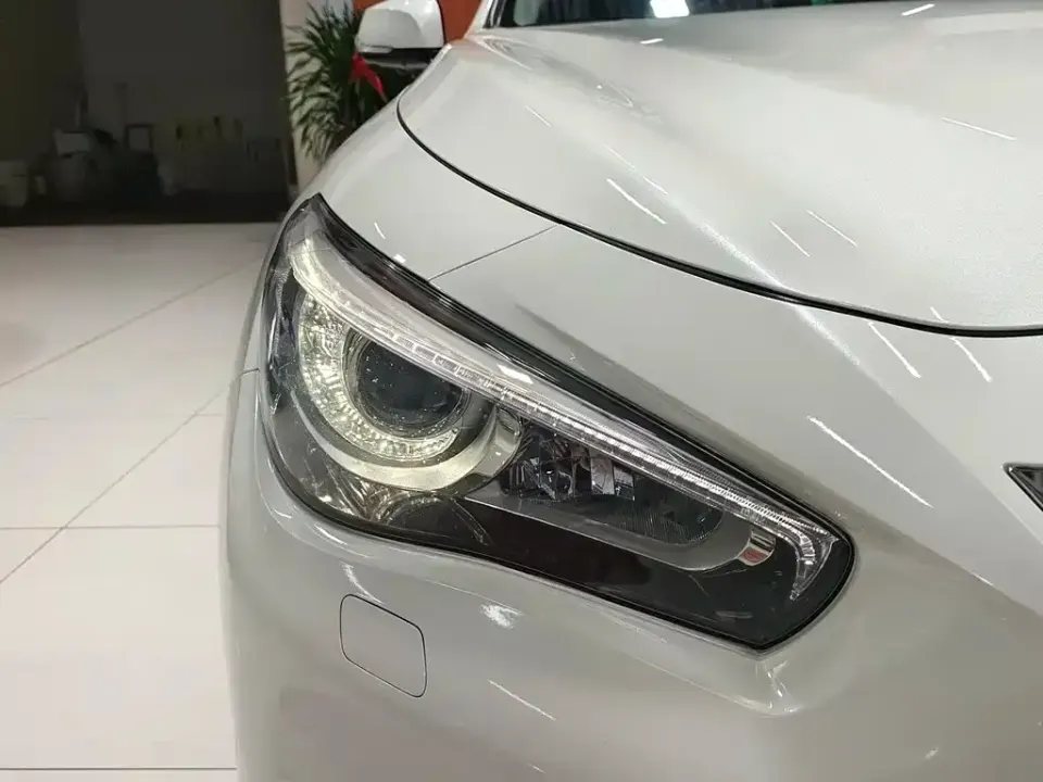 Infiniti Q50L