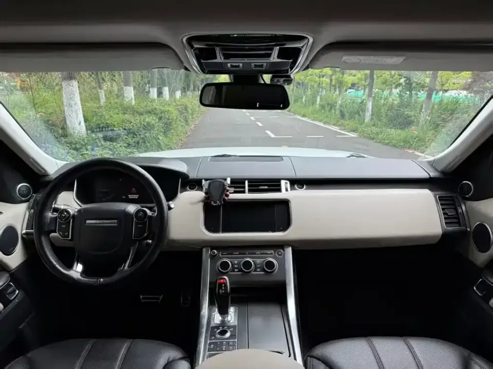 Land Rover Sport