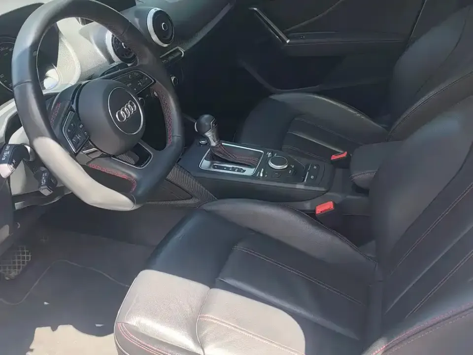 Audi Q2L