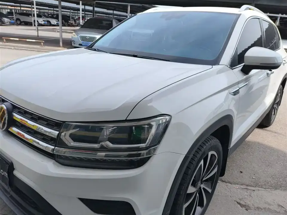 Volkswagen Tharu