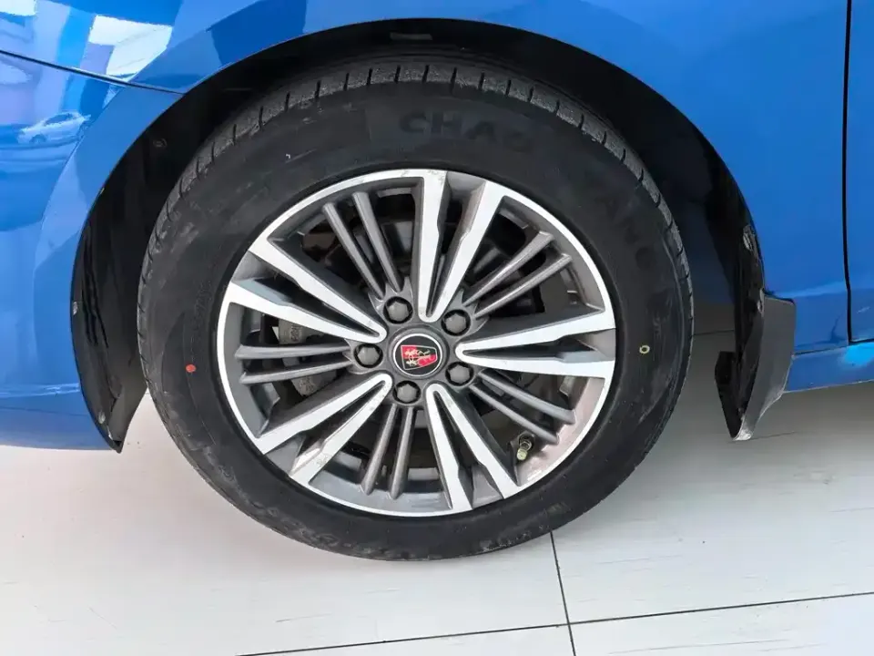 Roewe i5