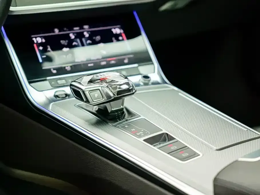 Audi A7L