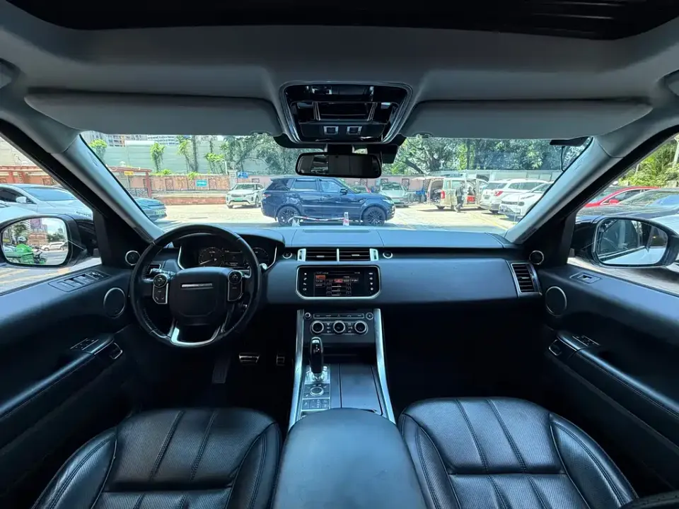 Land Rover Sport