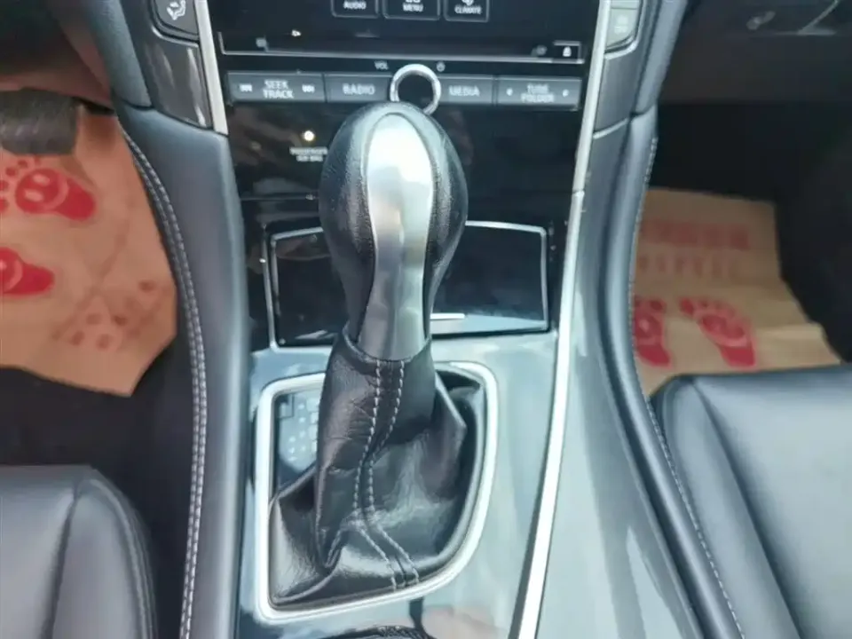 Infiniti Q50L