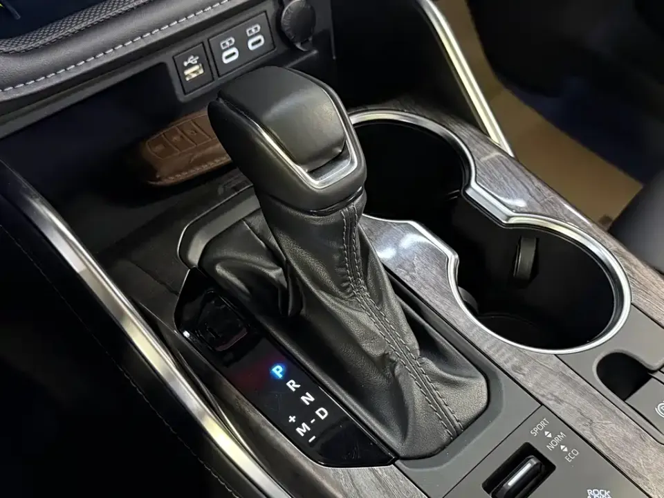 Toyota Crown Kluger