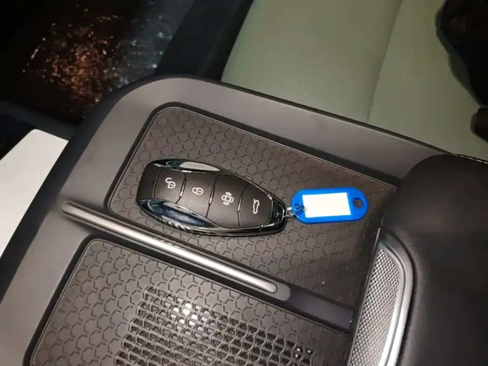 Hongqi Hongqi EH7