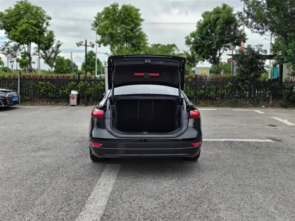 Audi A6L e-tron