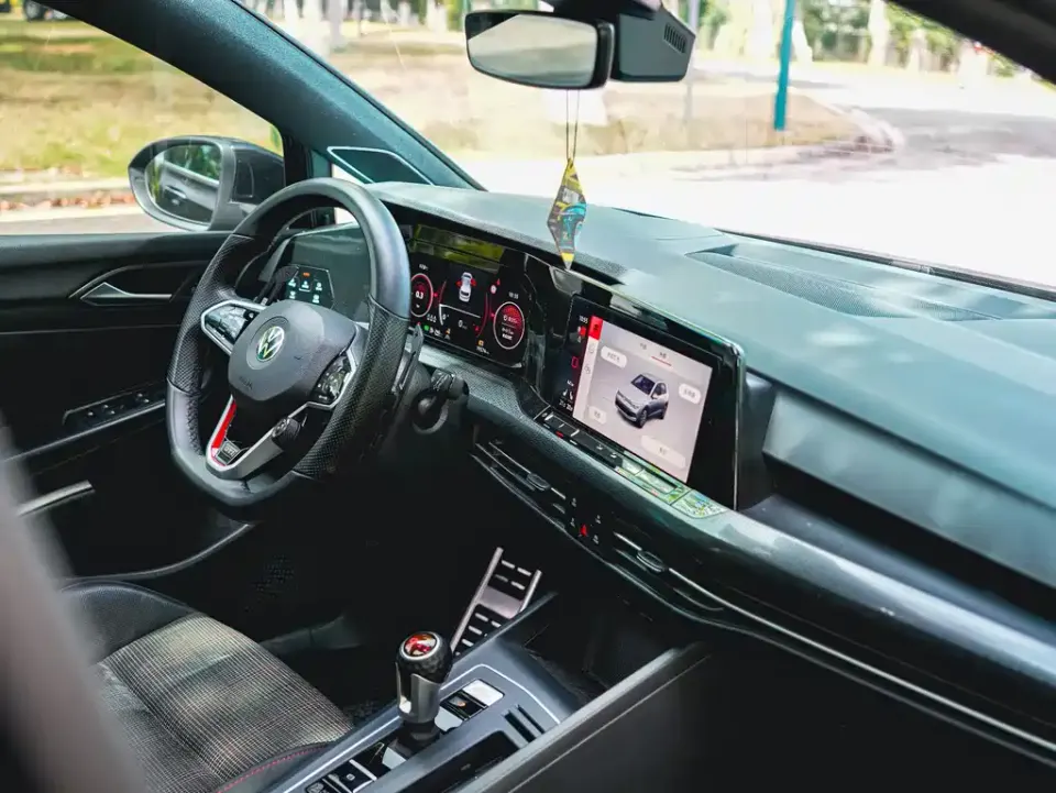 Volkswagen Golf GTI
