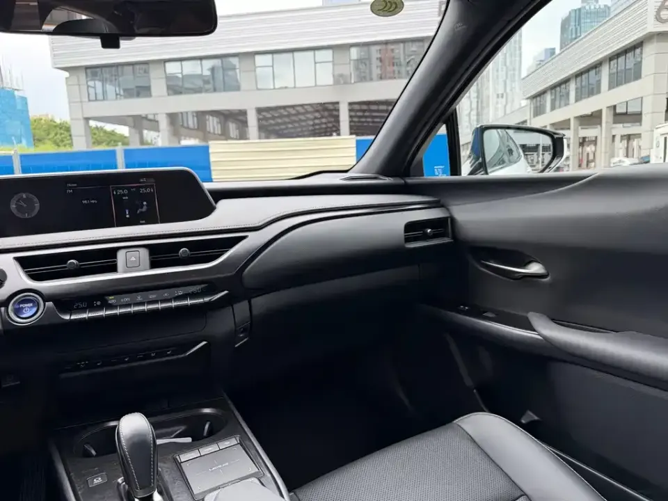 Lexus UX New Energy