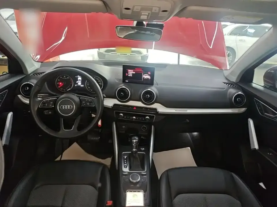 Audi Q2L