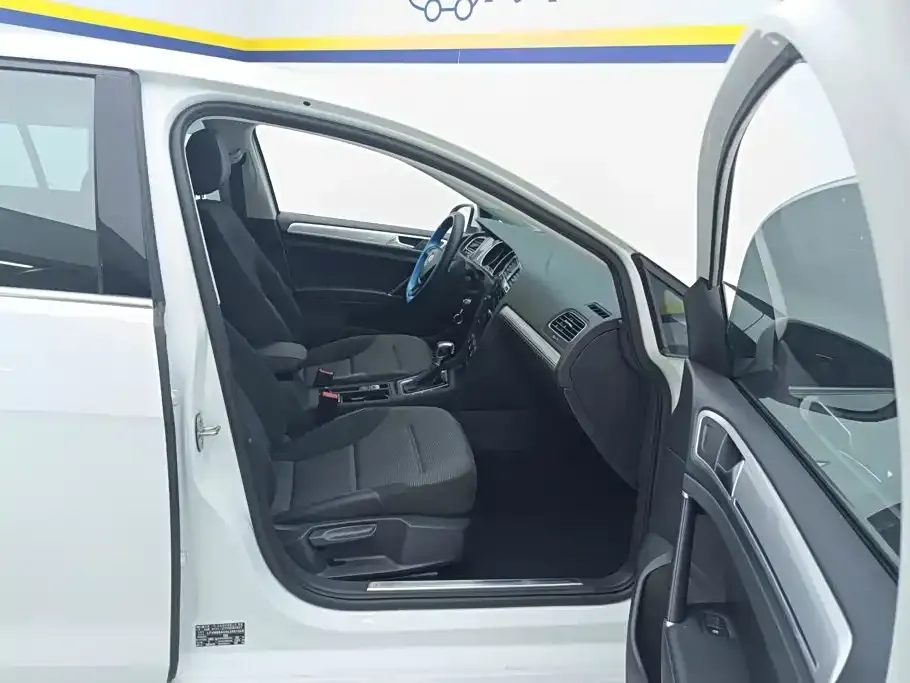 Volkswagen Golf EV