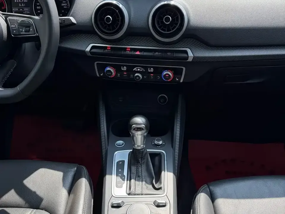 Audi Q2L