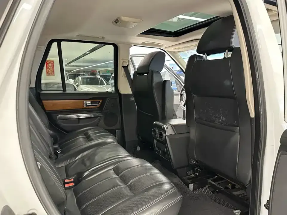 Land Rover Sport