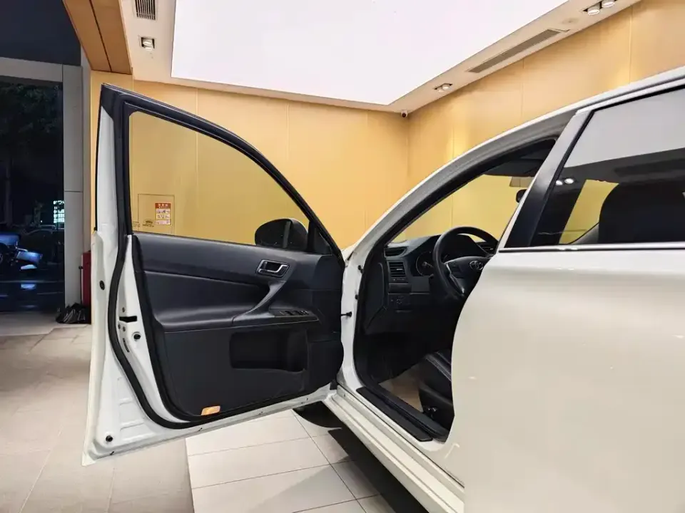Toyota Reiz