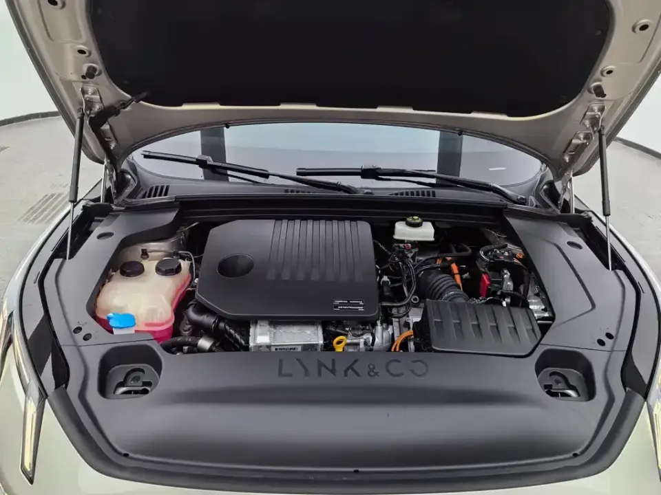 Lynk & Co 07 EM-P