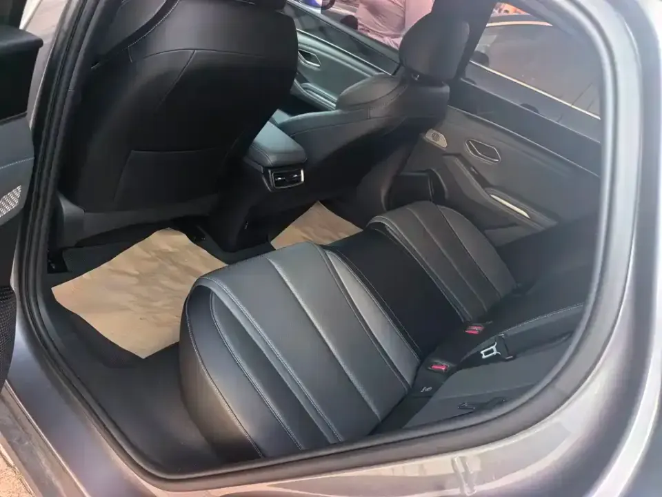 BYD Qin L