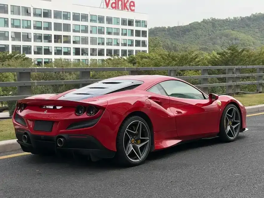 Ferrari F8