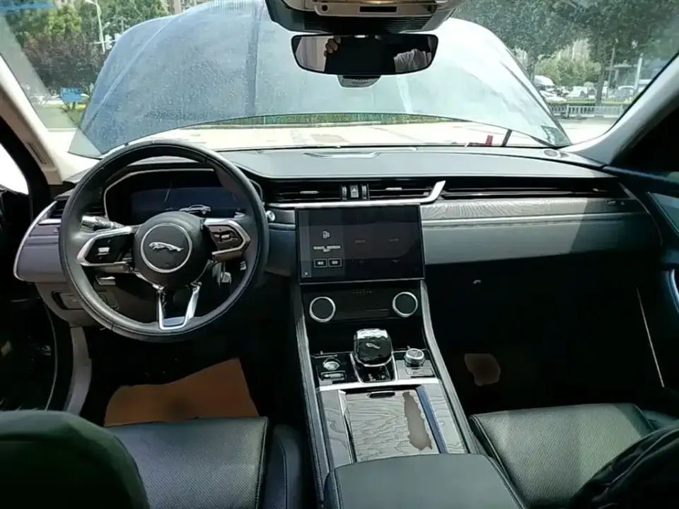 Jaguar XFL