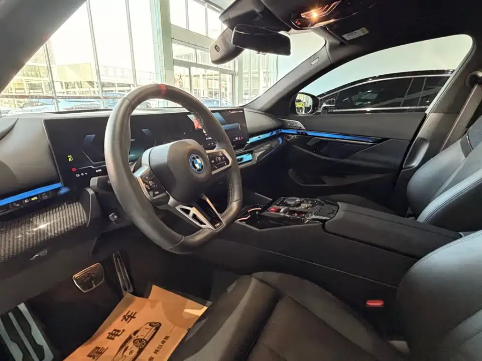 BMW i5 M60