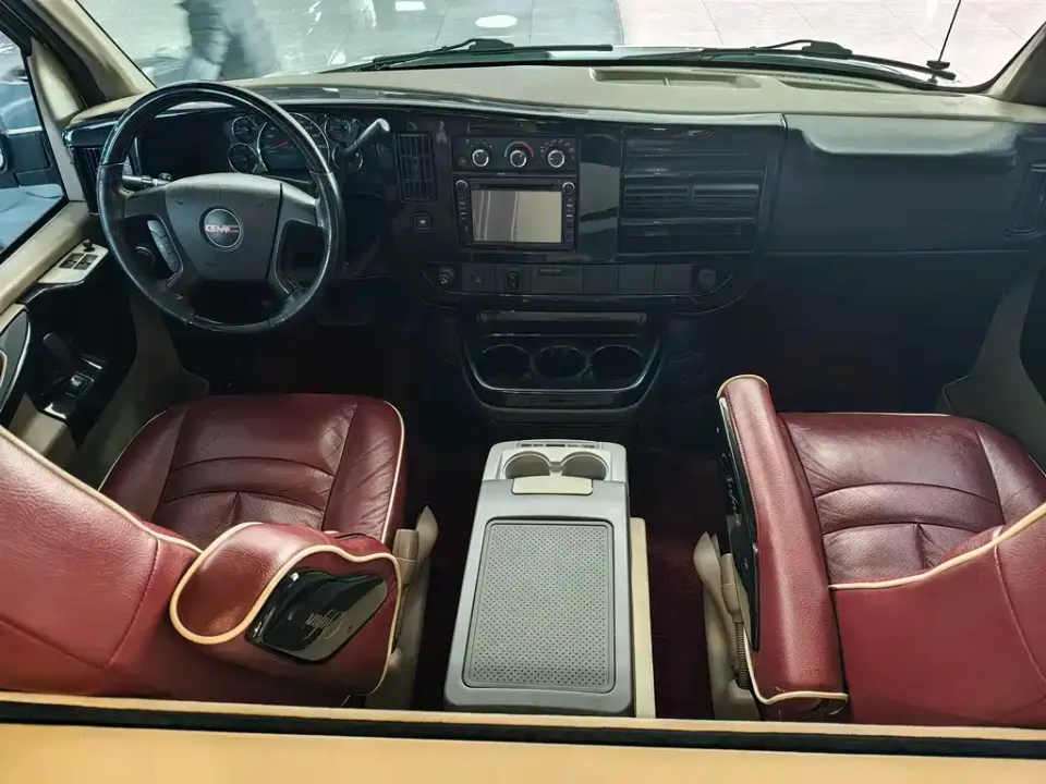GMC Savana