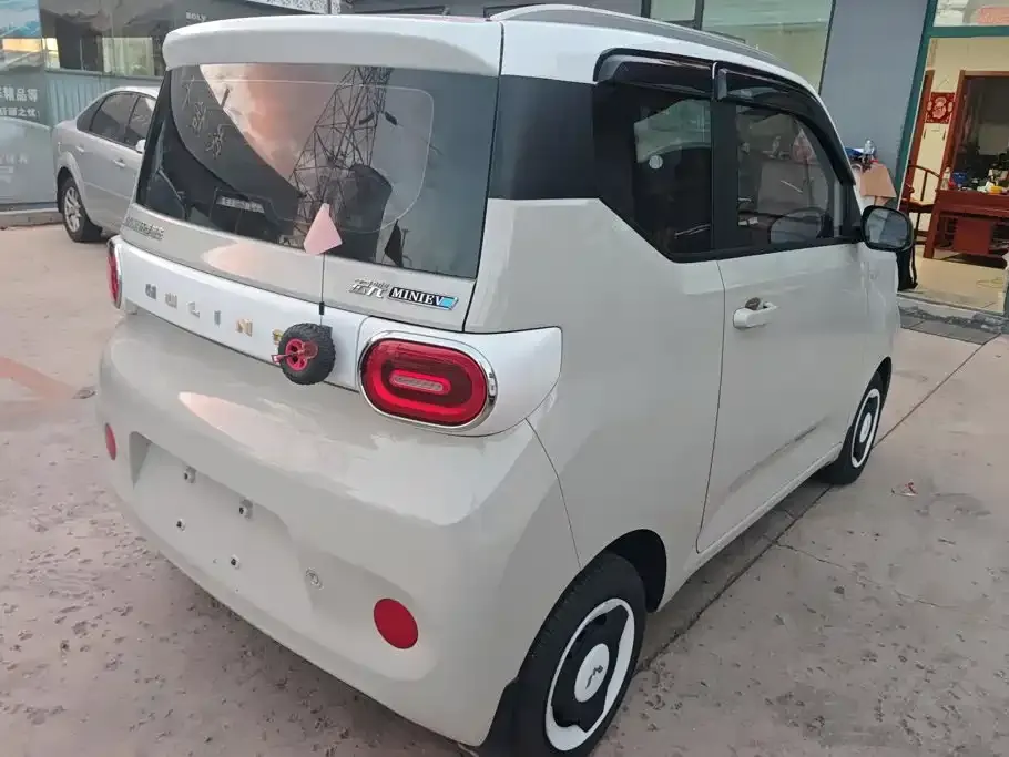 Wuling MINIEV