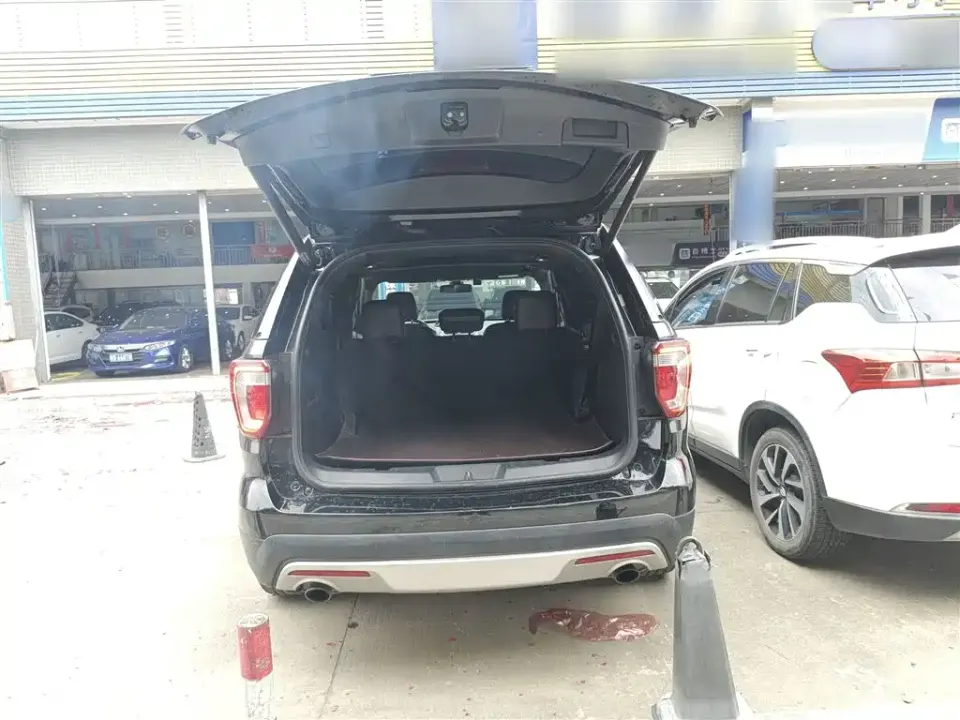 Ford Explorer (Import)