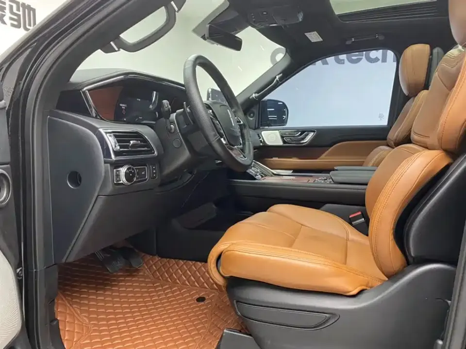 Lincoln Navigator