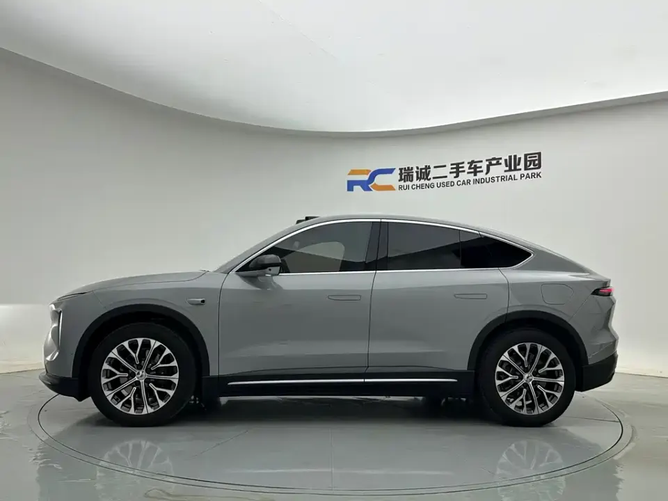 Nio EC6
