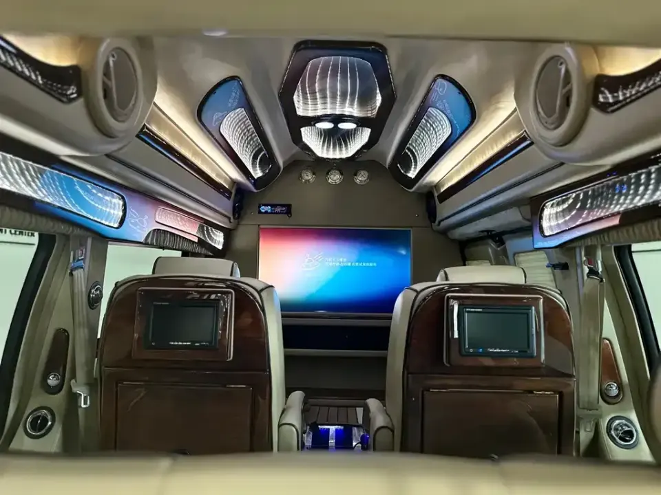 GMC Savana