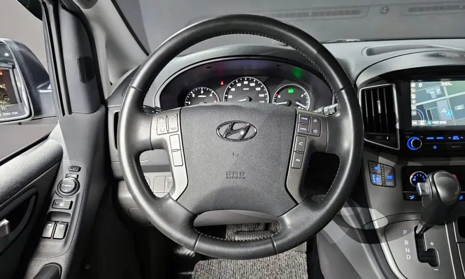Hyundai Starex
