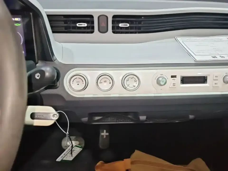 Wuling MINIEV