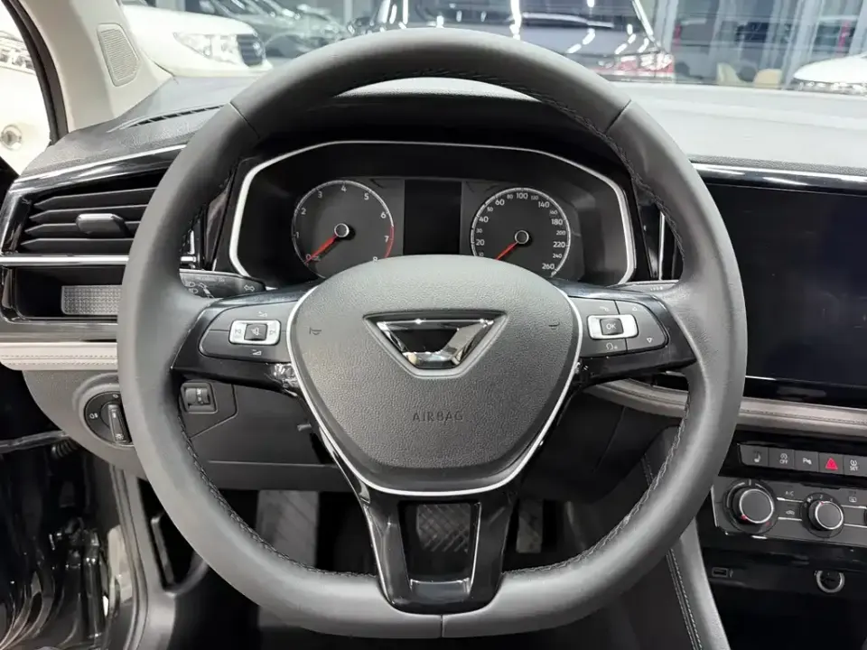 Jetta VS5