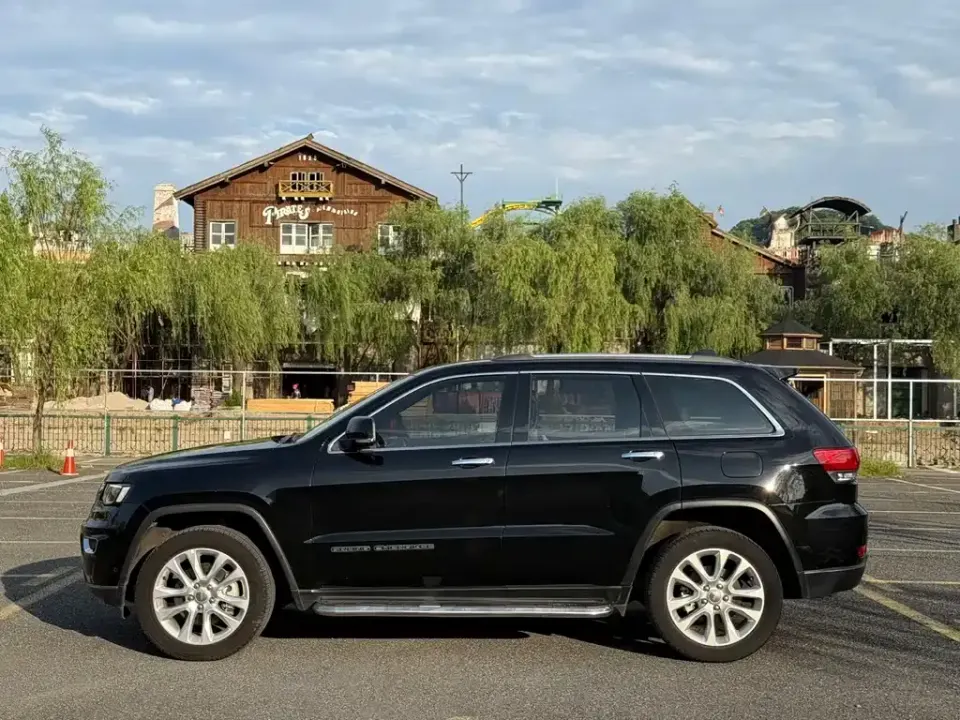 Jeep Grand Cherokee (Import)