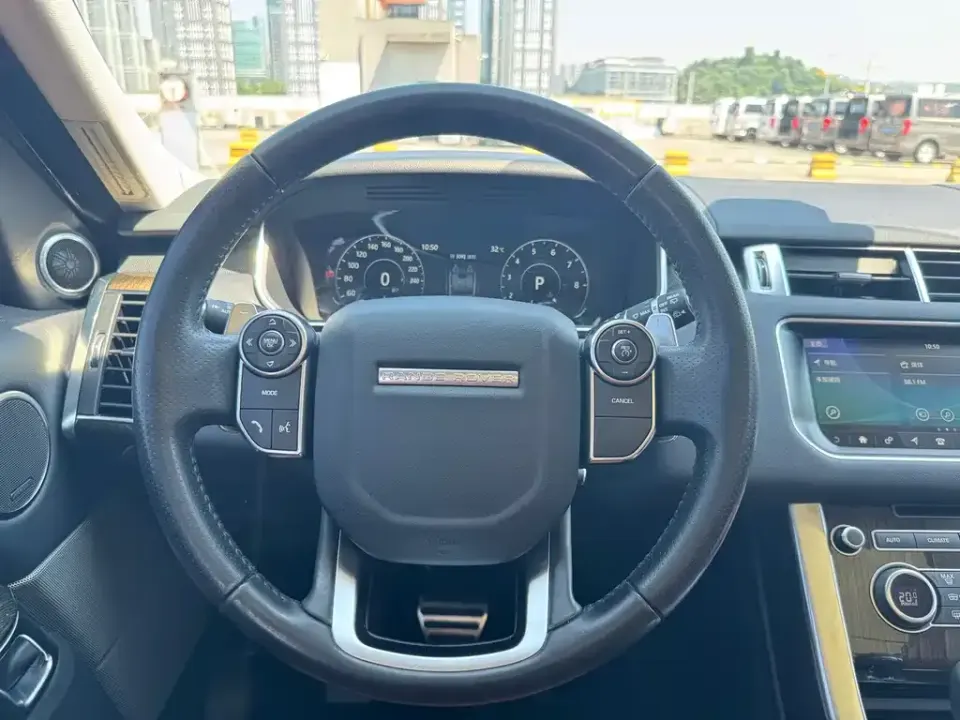 Land Rover Sport