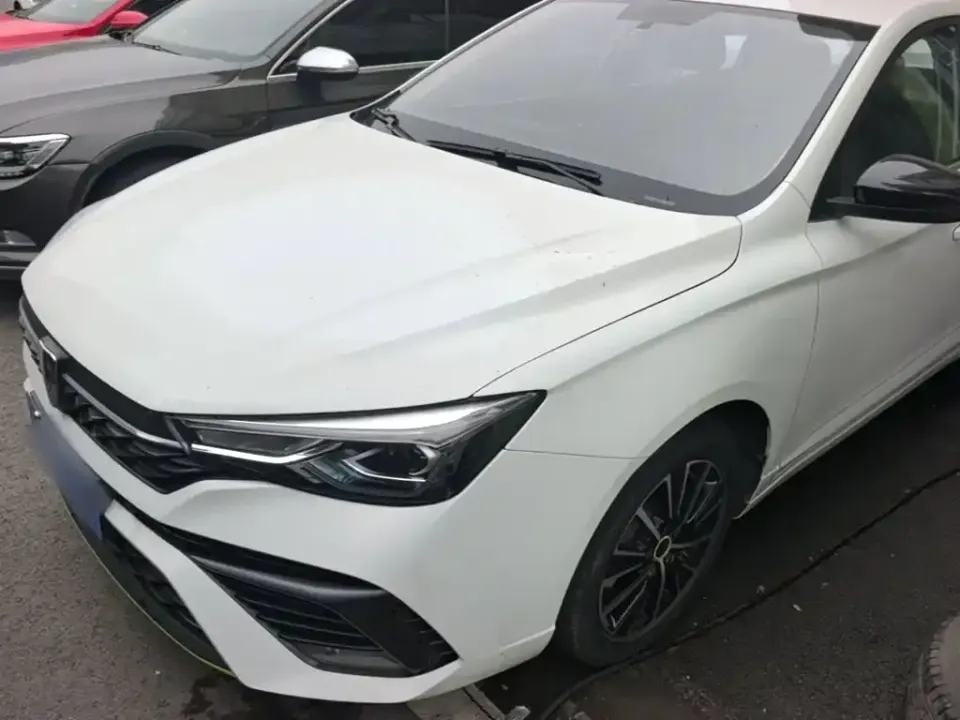 Roewe i5