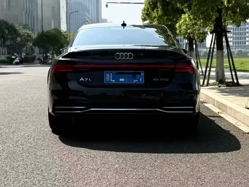 Audi A7L