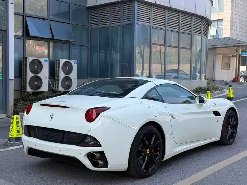 Ferrari California T