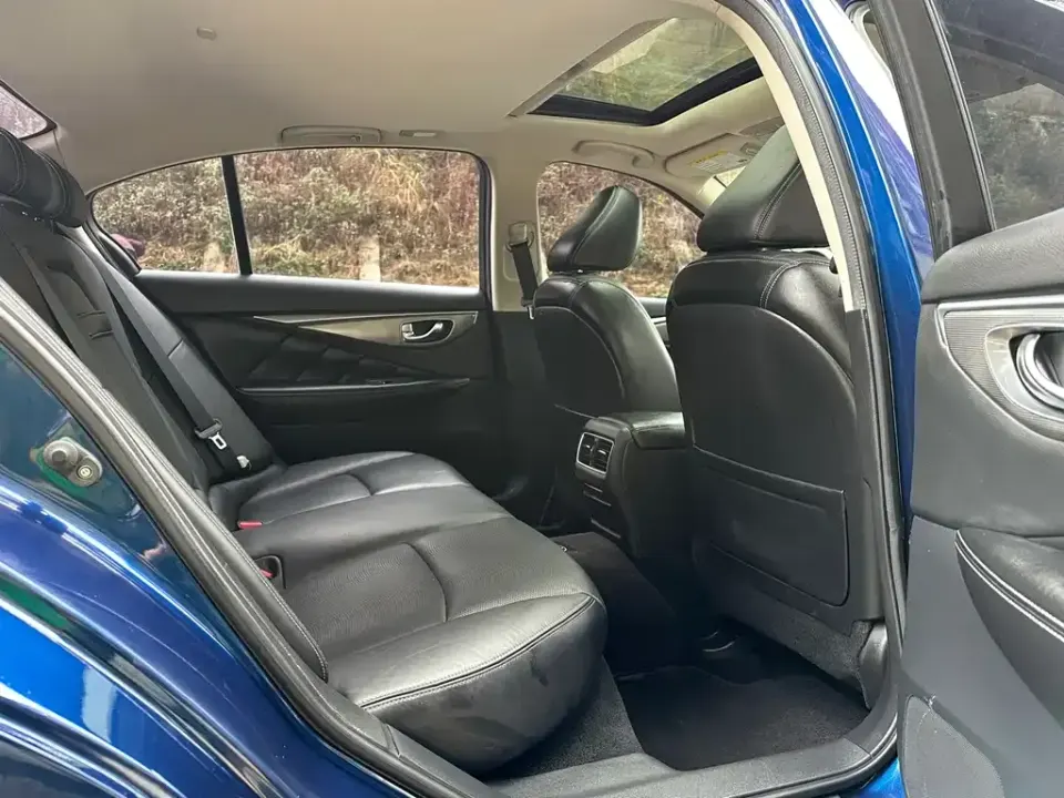 Infiniti Q50L