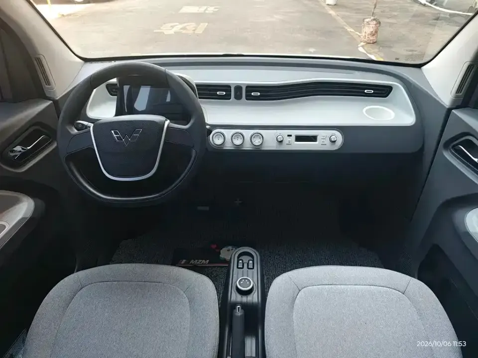 Wuling MINIEV
