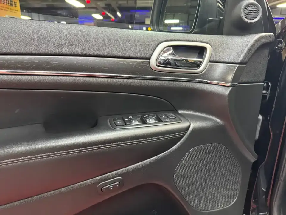 Jeep Grand Cherokee (Import)