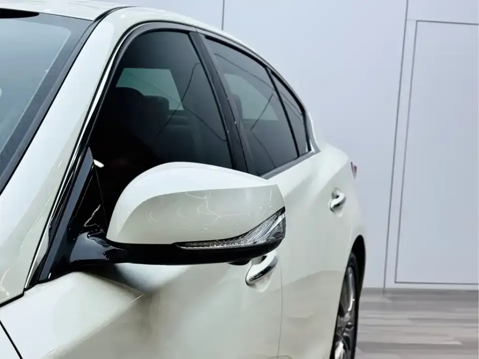 Infiniti Q50L