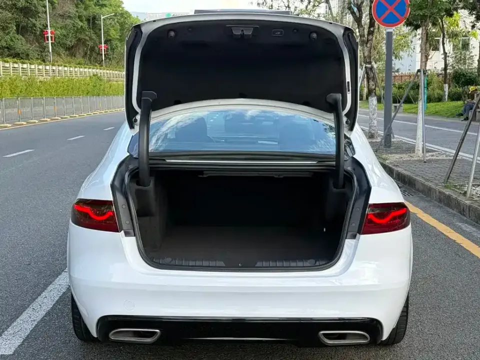 Jaguar XFL