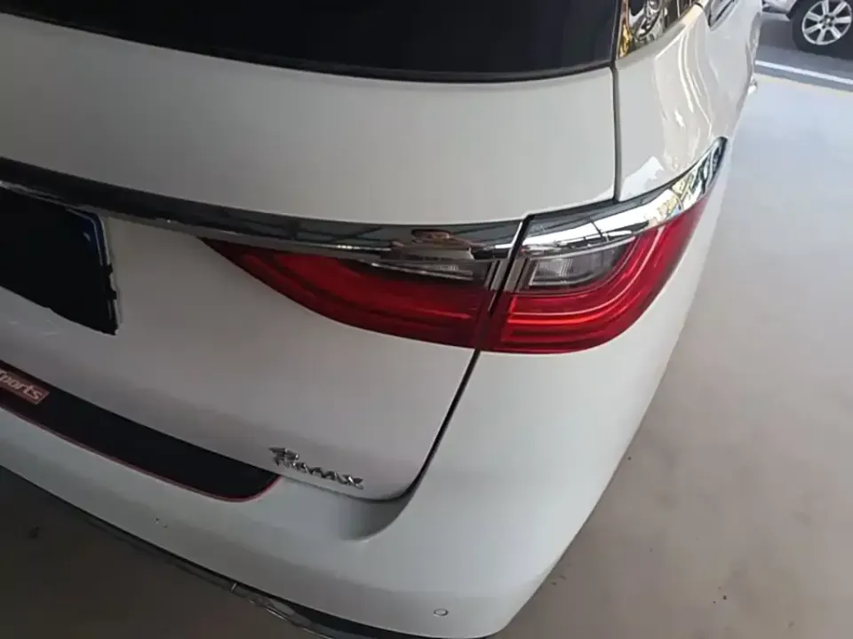 BYD MAX