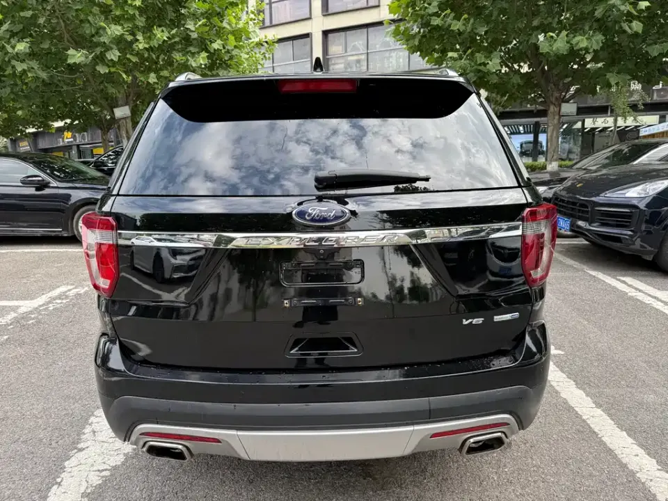Ford Explorer (Import)