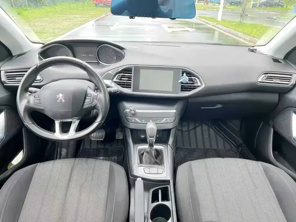 Peugeot 308S